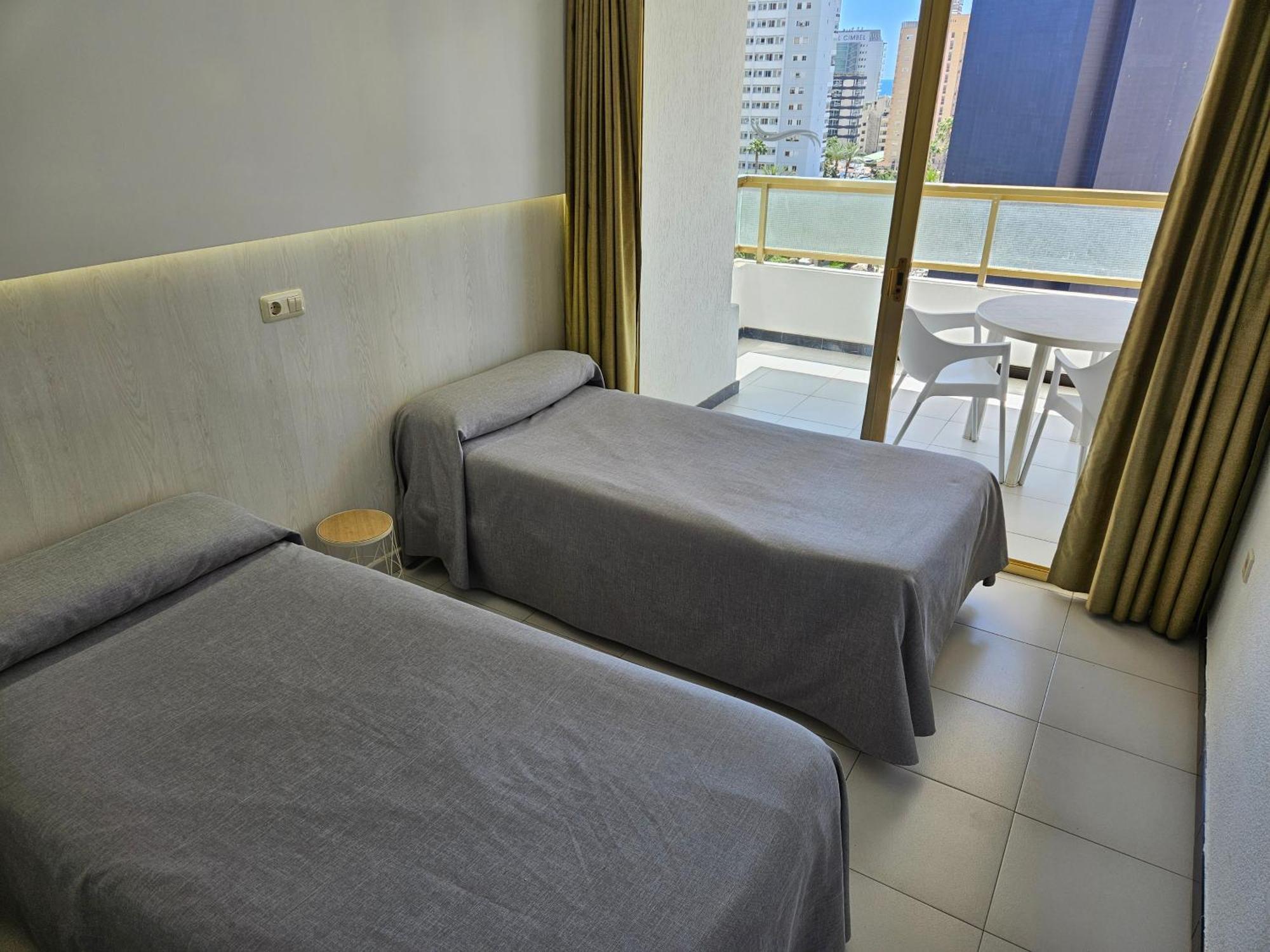 Apartamentos Maria Victoria Benidorm Exteriör bild