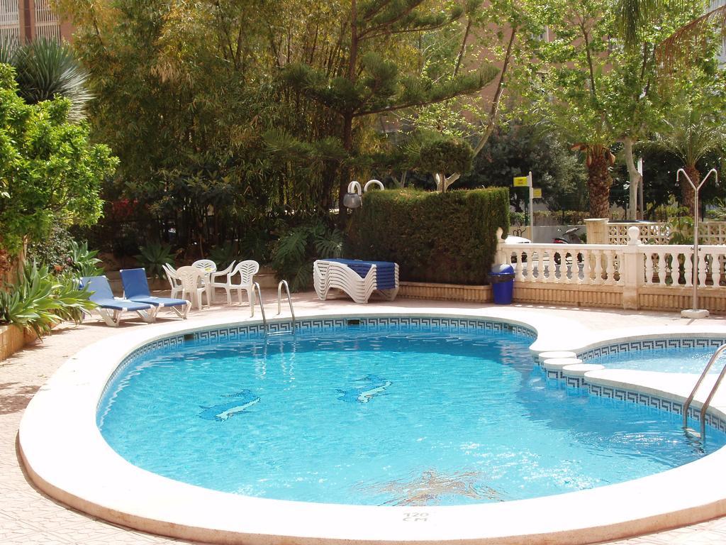 Apartamentos Maria Victoria Benidorm Exteriör bild